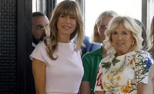Por qué Begoña Gómez, la mujer de Pedro Sánchez, pasa de invisible a primera dama en activo: su aparición sorpresa en la agenda oficial de la visita de Jill Biden a España