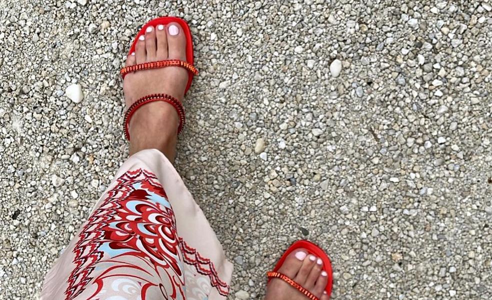 Hemos encontrado las sandalias de nueva colección de Parfois más cómodas del verano: están disponibles en tres colores, estilizan y cuestan menos de 30 euros