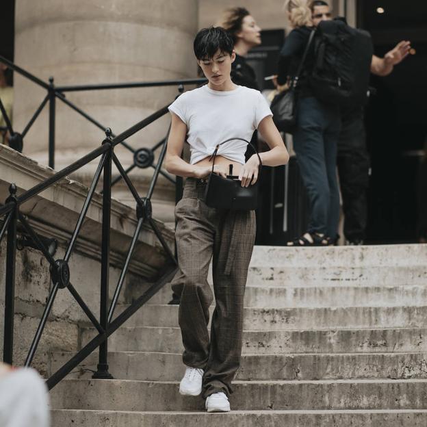 Bermudas de lino que son cómodas, fresquitas y combinan bien con tops cortos