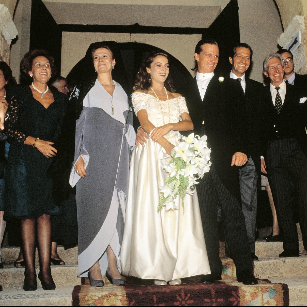 La boda de Sonsoles Suárez y Pocholo Martínez-Bordiú: un evento con grandes  faltas, solo dos años de matrimonio y vidas muy diferentes | Mujer Hoy