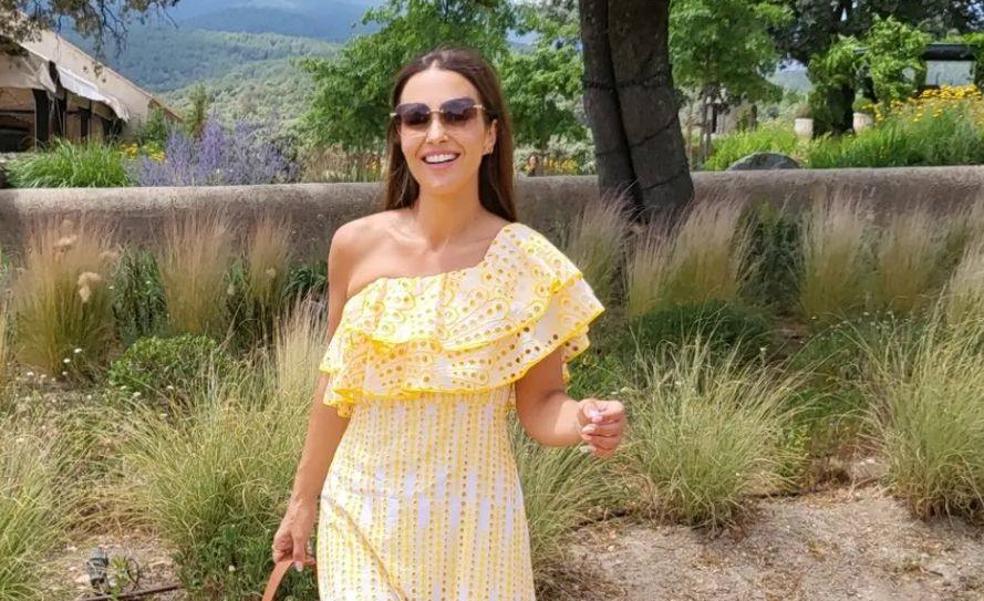 Este vestido made in Spain es el favorito de las influencers para el verano porque es fresquito y resalta el bronceado