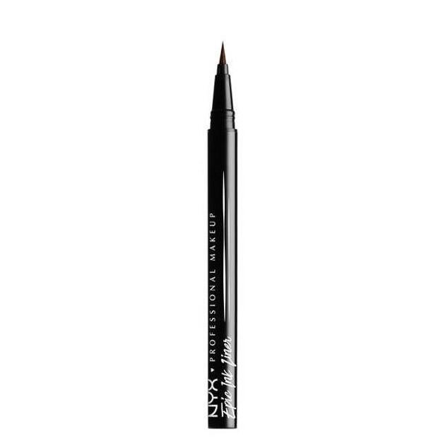 Eyeliners waterproof que resisten todo el día en verano: