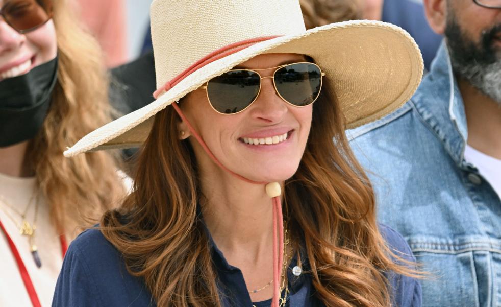 El vestido de Julia Roberts que puedes comprar en Mango por menos de 20 euros y que es ponible y sienta de maravilla