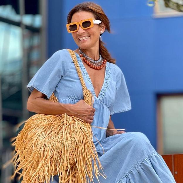 Ficha el vestido vaquero de Primark cómodo y fresquito que rejuvenece a los 50 y tienen las influencers