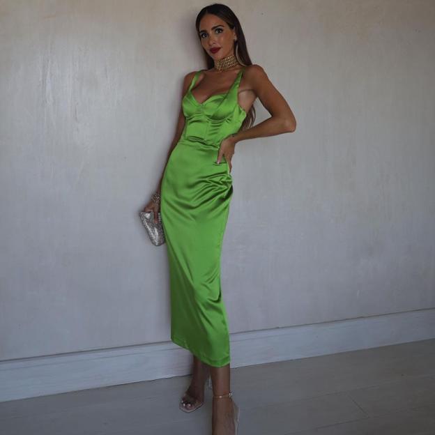 Nos hemos enamorado de este vestido de Zara tipo corsé para nuestros looks de invitada (pero como está agotado tenemos otras opciones)