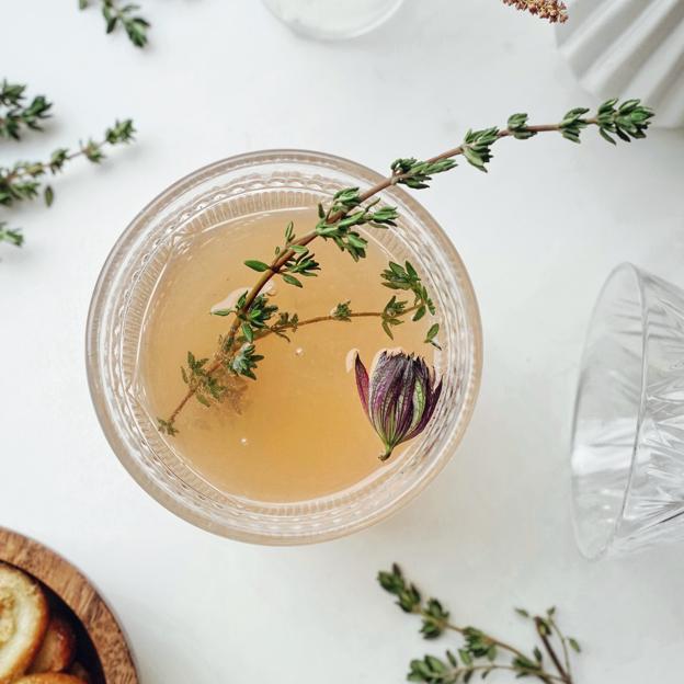 Ideas fáciles para eliminar el líquido tu cuerpo retiene en verano a partir de los 50