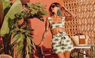 Enamórate del conjunto con estampado tropical de la nueva colección de Zara que arrasa entre las influencers por lo veraniego que es y lo mucho que estiliza