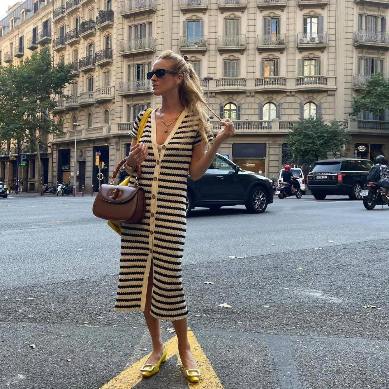 Este el vestido de punto a rayas más ponible y favorito de francesas para vestir a | Mujer Hoy