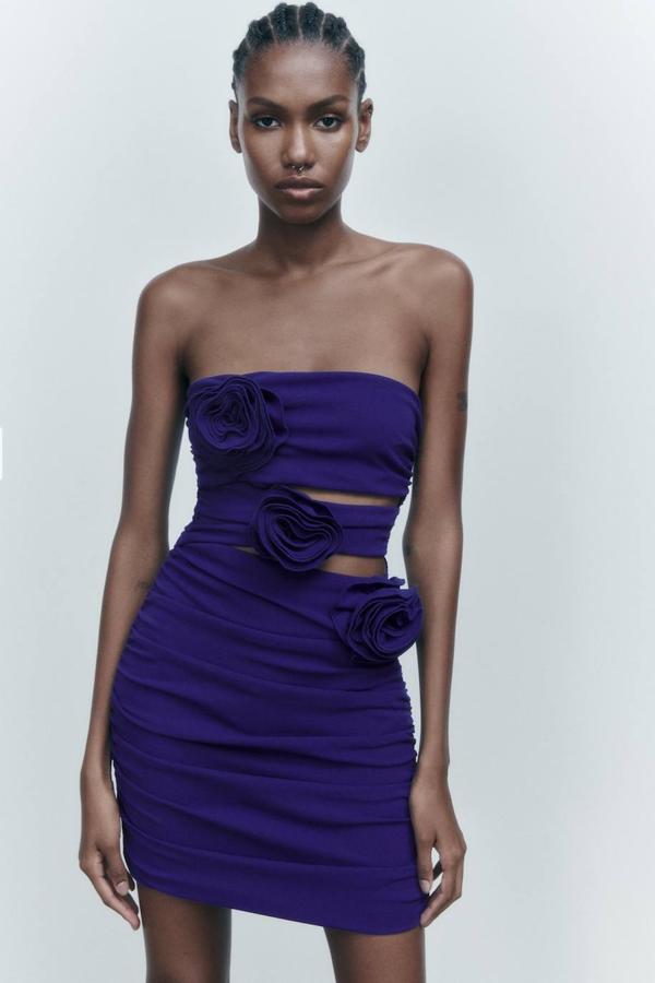 Estas son las bonitas prendas con detalles de flor en relieve, la tendencia de pasarela que eleva los looks al instante