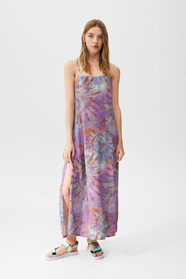 10 vestidos tie dye que rejuvenecen a los 50 y adoran las influencers