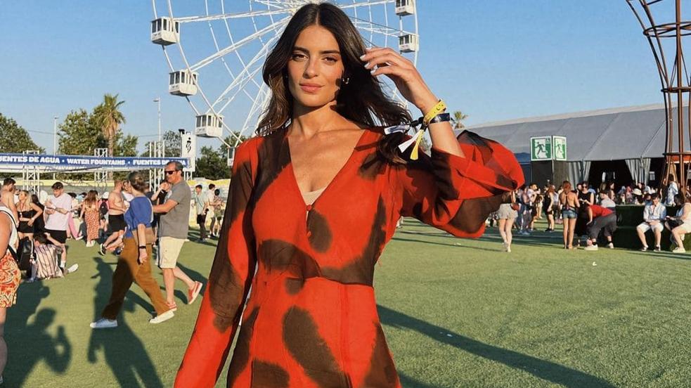 10 vestidos tie dye que rejuvenecen a los 50 y adoran las influencers