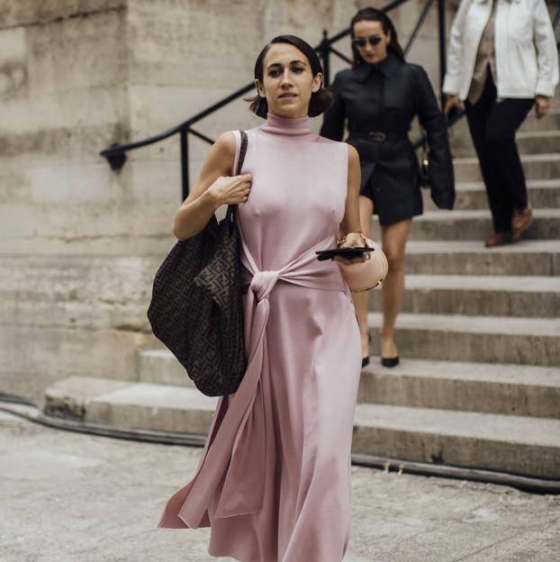 El vestido de lino cómodo y fresquito que te convertirá en la más elegante del verano está en las rebajas de Massimo Dutti