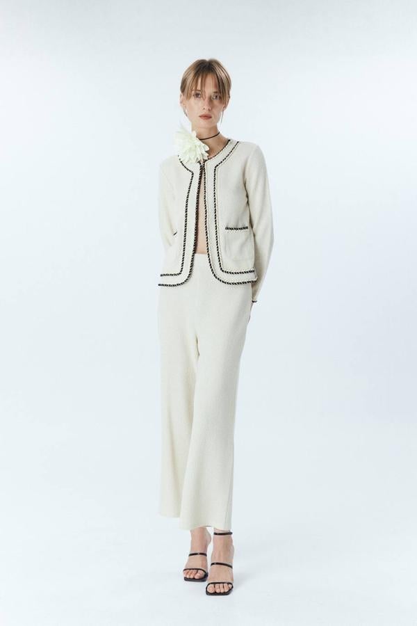 10 pantalones blancos elegantes que combinan con todo y te solucionarán los looks de diario