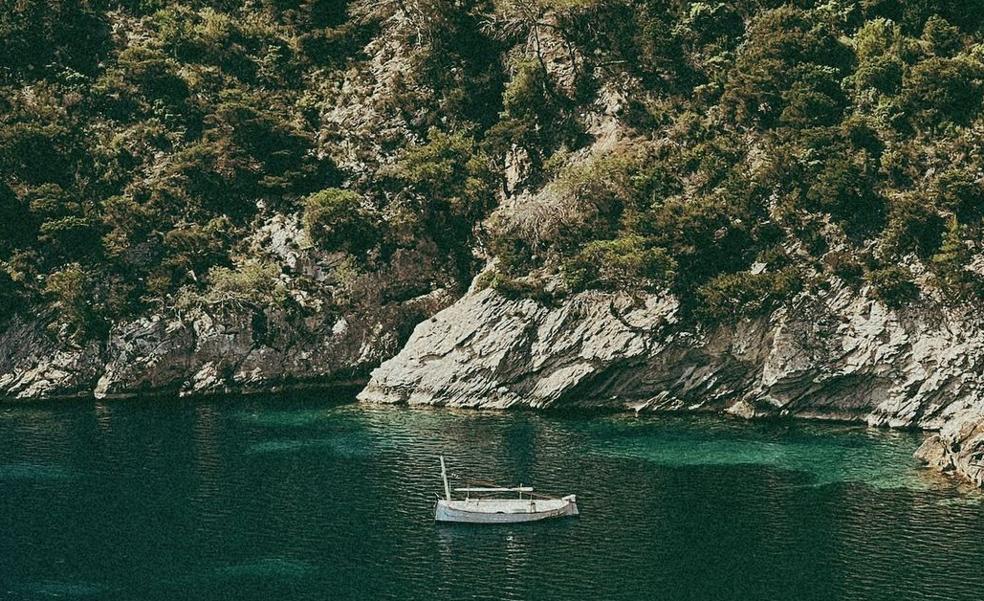 Las mejores playas de agua dulce de España que no te harán echar de menos la costa, el salitre ni el mar