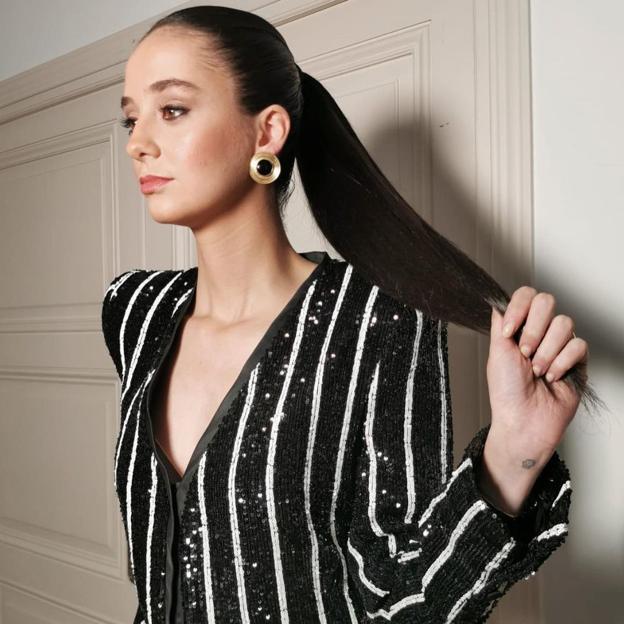 El look cómodo y fácil de copiar de Victoria Federica que puedes llevar de la oficina a un plan de noche