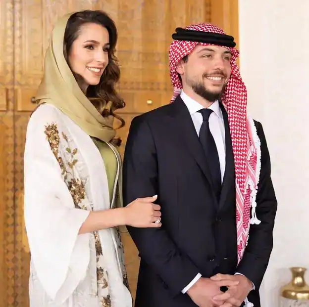 Así es Rajwa al-Saif, la única mujer capaz de hacer sombra a Rania de Jordania (cuando se case con su hijo, el príncipe heredero Hussein)