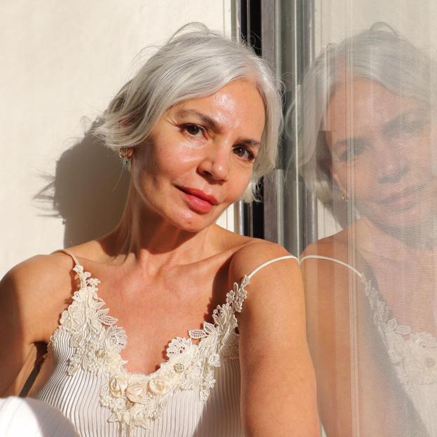 Este es el truco de Angelina Jolie para rejuvenecer la piel: un tratamiento que reafirma y elimina arrugas y manchas