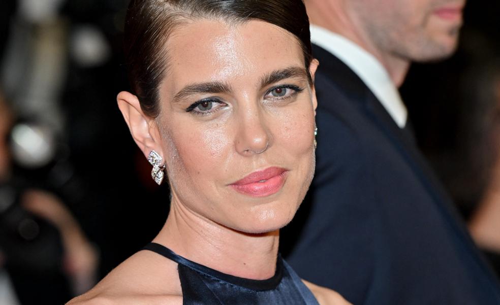 El vestido de Zara de Carlota Casiraghi tiene la silueta que más favorece de todas