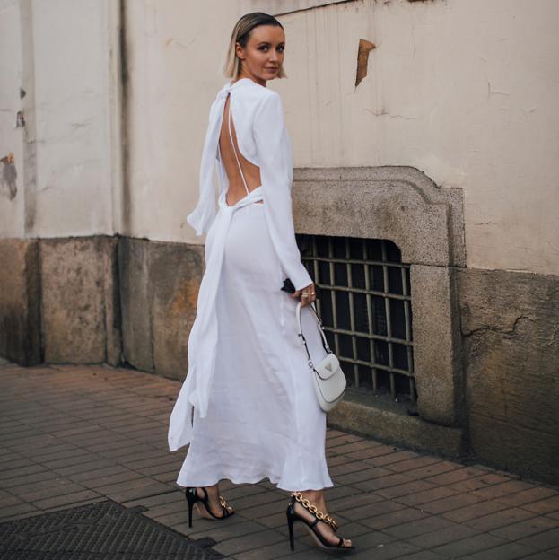 Cuatro sandalias de tacón cómodo (y algunas rebajadas) para completar tus looks de invitada de última hora