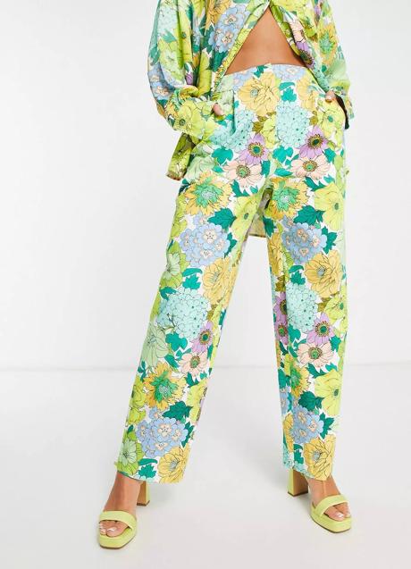 Pantalones satinados con floral print