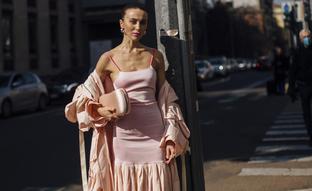 El vestido de invitada más bonito y romántico es este de Massimo Dutti que sienta de maravilla