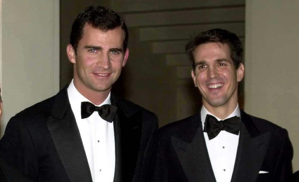 Cómo es (y cómo fue) la amistad del rey Felipe VI y el príncipe Pablo de Grecia, a pesar del enfrentamiento de la reina Letizia y Marie-Chantal Miller