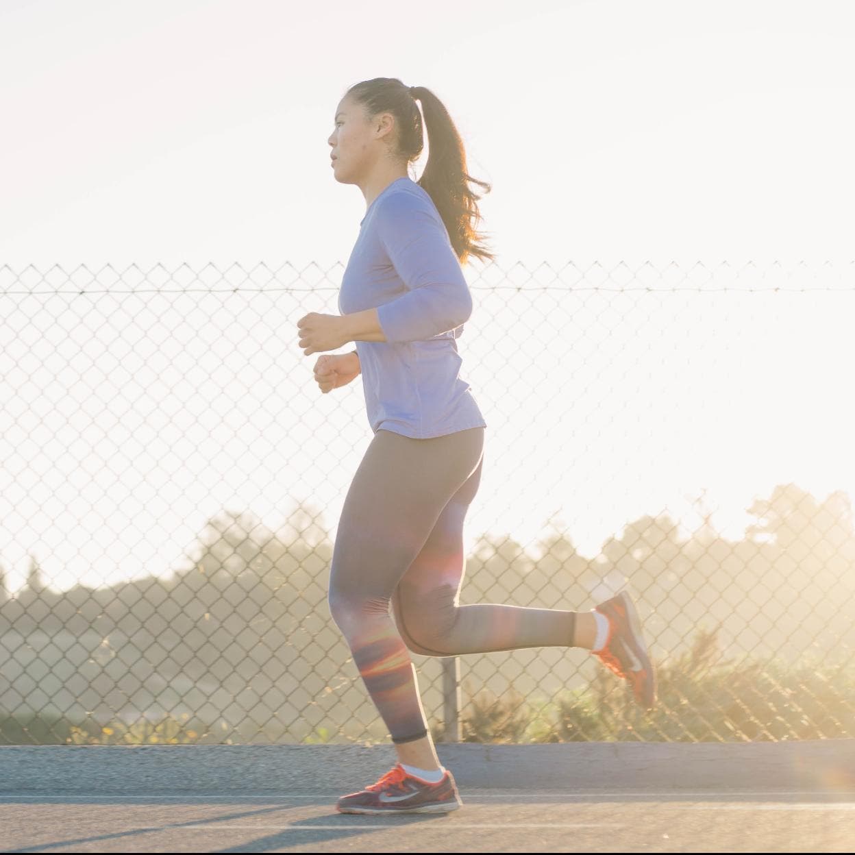 Caminar el mejor ejercicio que puedes hacer a los 50 para fortalecer tus y recuperar el músculo perdido | Mujer