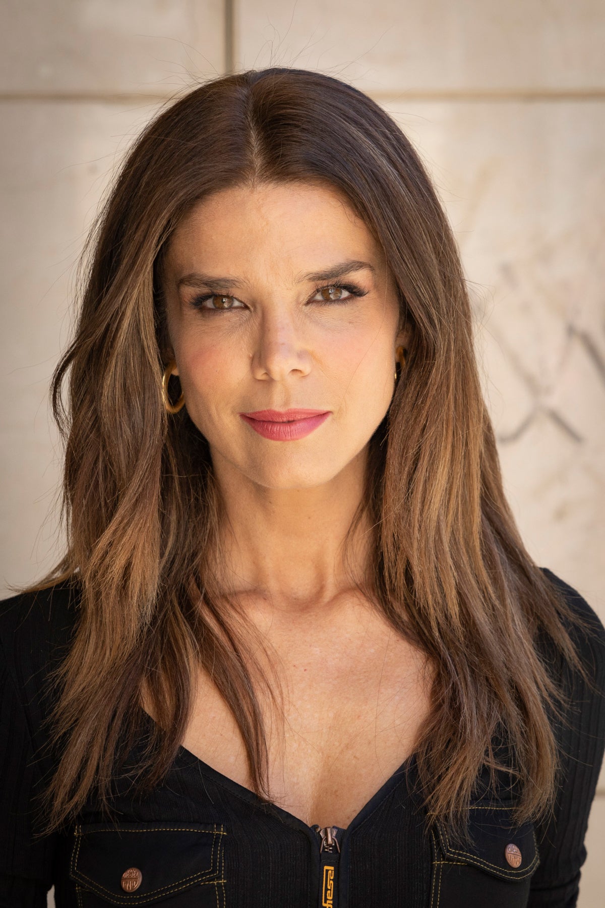 Juana Acosta tiene claro cuál es el color de labios que más favorece a partir de los 40