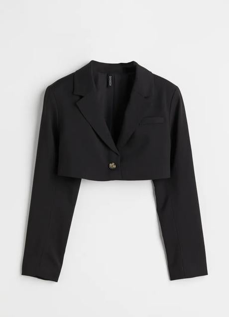 Blazer corta en color negro de H&M. Foto: H&M.