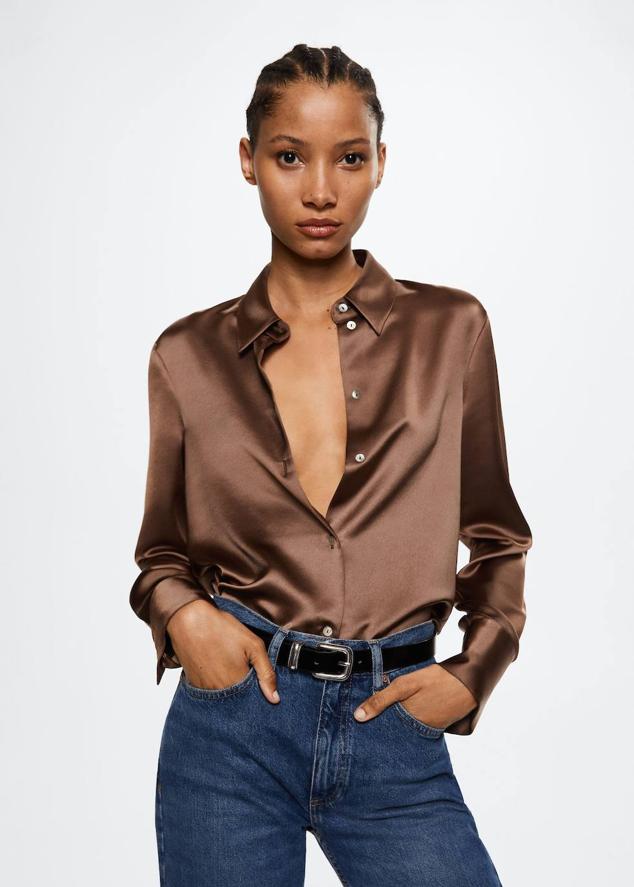 Las camisas satinadas básicas que más elegancia aportan a tus looks con vaqueros, pantalones de vestir o faldas