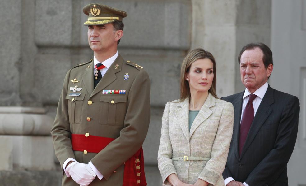 Las únicas seis personas en las que confía la reina letizia: así es el núcleo duro de su equipazo en Zarzuela