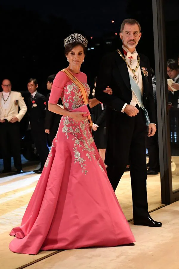 Caras  Princesa Sofia da Suécia deslumbra em vestido fúcsia na