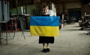 Cómo ayudar a las víctimas de la guerra en Ucrania: únete a la campaña de recaudación de fondos para la compra de ambulancias blindadas