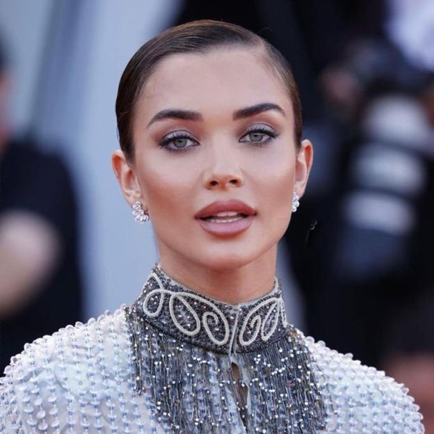 La mascarilla con carbón activo más vendida cuesta 12 euros, elimina la suciedad y deja la piel como nueva