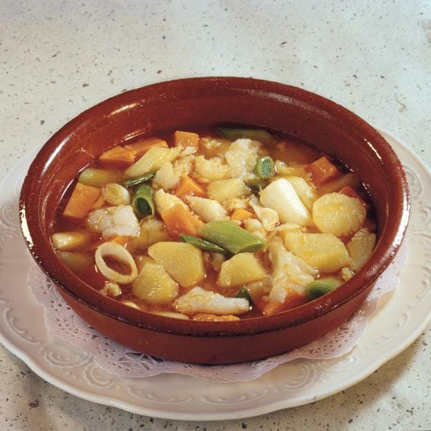 La porrusalda, uno de los platos de cuchara más sanos y completos del recetario español.