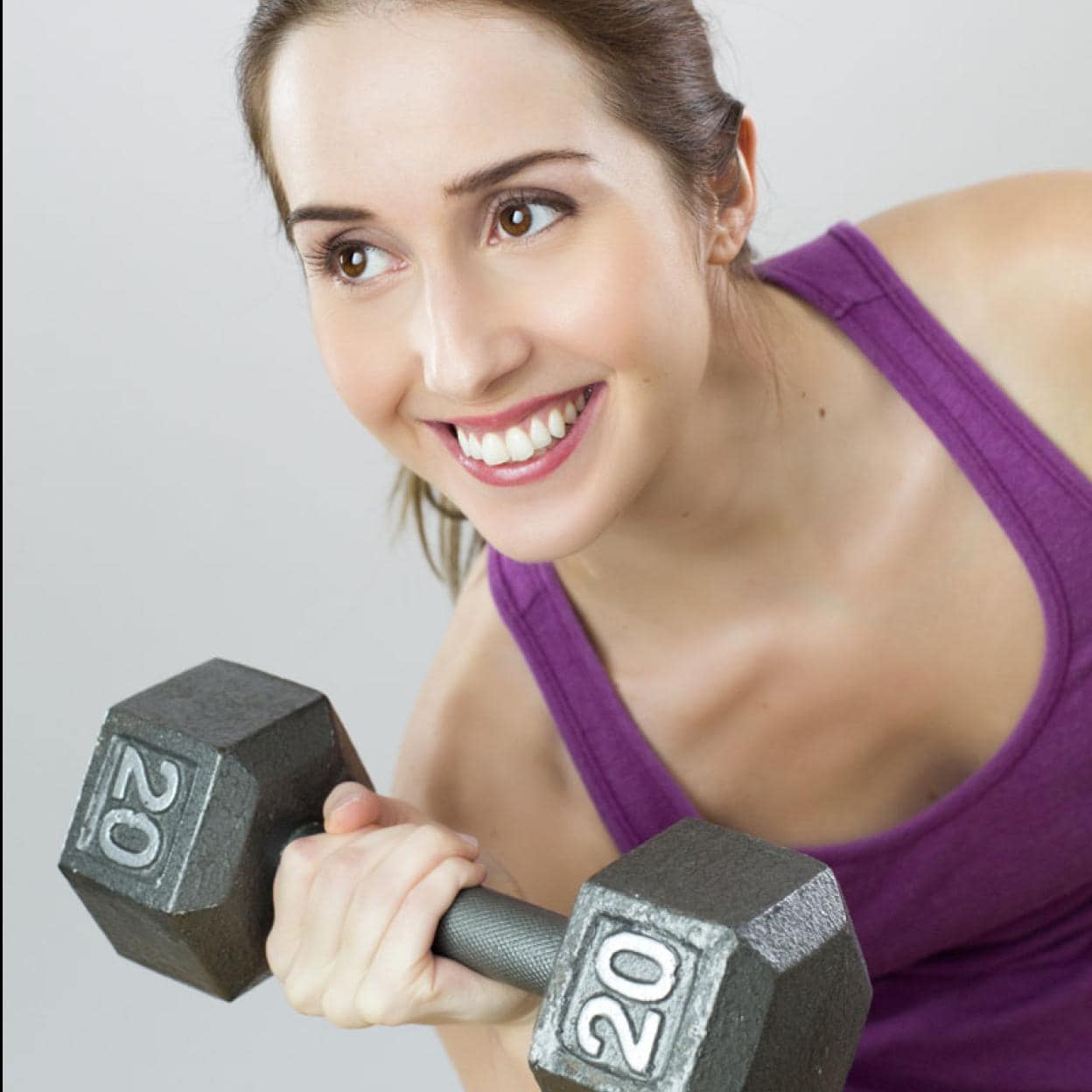 Ejercicio con pesas: una guía práctica para principiantes según edad y  forma física