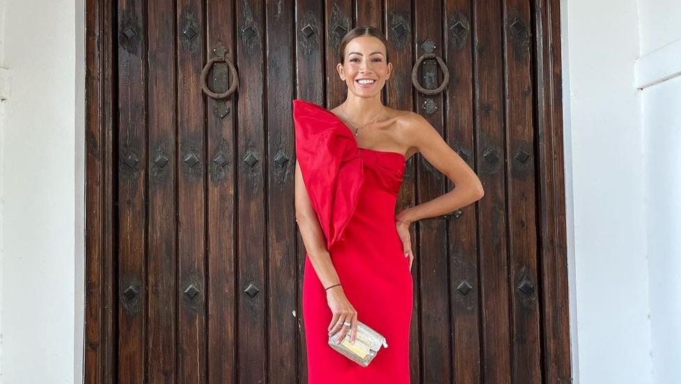 Carmen Lomana, Virginia Troconis o Isabelle Junot: las famosas mejor vestidas dicen que el mejor vestido de invitada es rojo (y estos son los más bonitos)