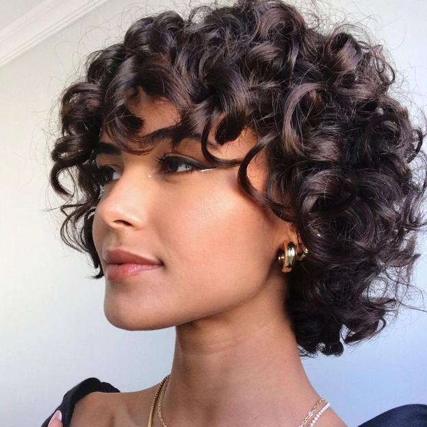 El secreto mejor guardado de las famosas es este secador de pelo que previene el encrespamiento