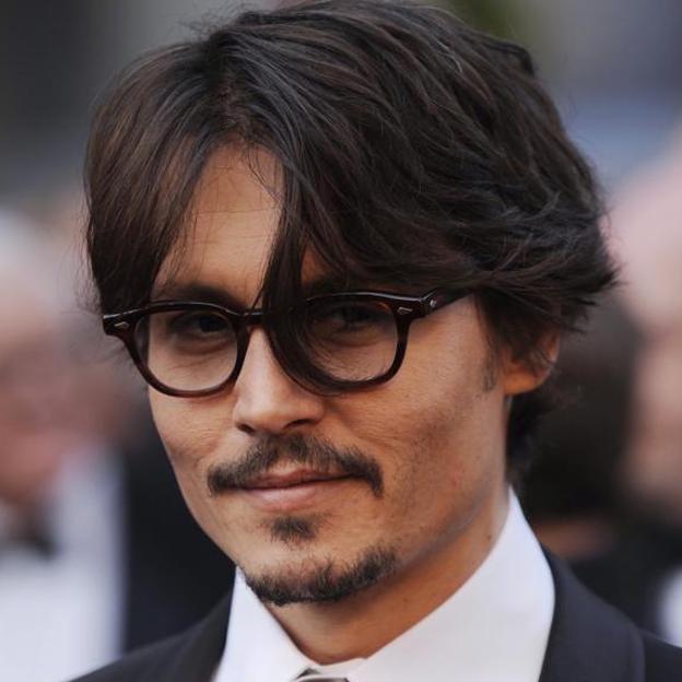 Johnny Depp sale con una de sus abogadas, pero no es la que todos imaginan.