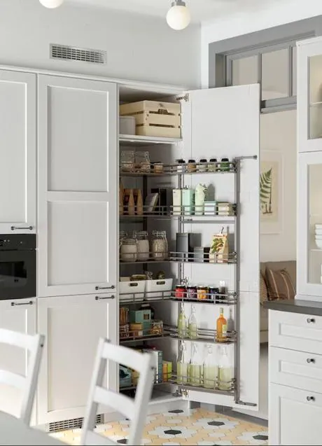 Sistema de almacenaje de IKEA para que tu cocina parezca más grande y esté mejor aprovechada.