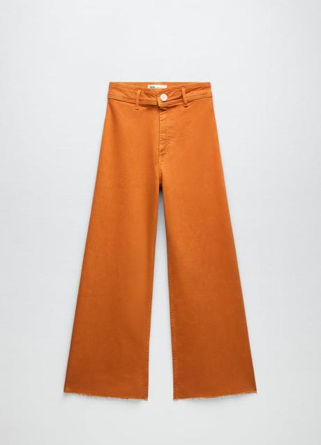 Los pantalones naranjas de Zara.