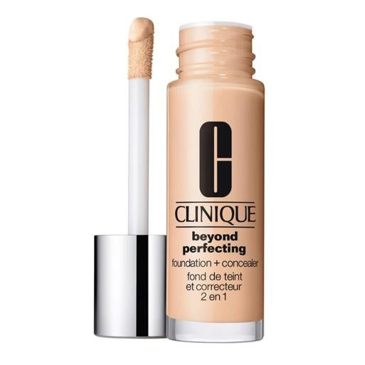 Maquillaje Perfeccionador Larga Duración Beyond Perfecting de Clinique, a la venta en Douglas por 39,99 euros. 