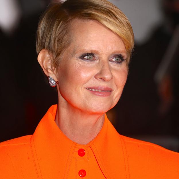 Los pendientes de aro sencillos y dorados que adora la reina Letizia y que podrás regalar a tu madre