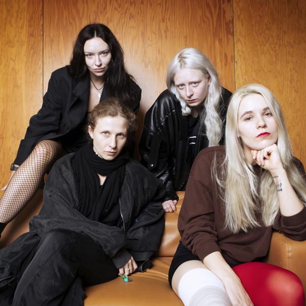 Así van a seguir riéndose de Vladimir Putin las Pussy Riot en su gira por Europa (después de ser golpeadas, encarceladas y condenadas a vivir en el exilio)