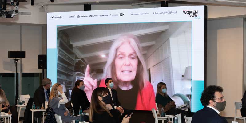 El poder de las canas: por qué dejar de teñirse refuerza la autoridad de las mujeres en la oficina