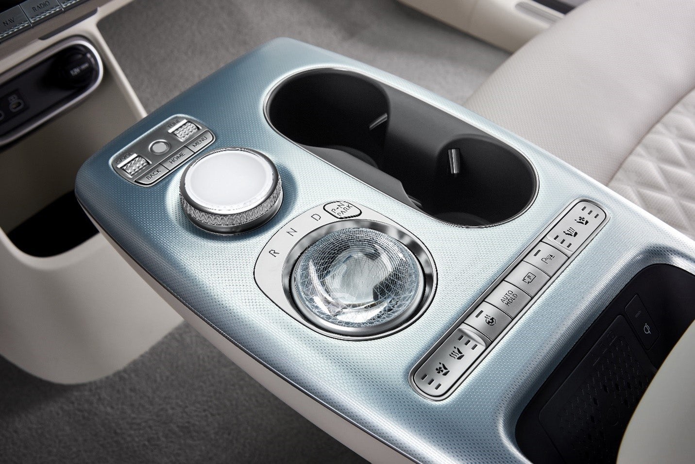 Así es el coche del futuro: reconocimiento facial, control por voz, huella digital y otros avances muy novedosos