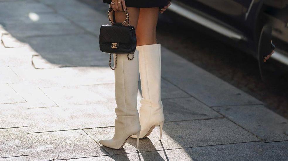 Las botas blancas low cost que más se llevan en el street style de otoño-invierno