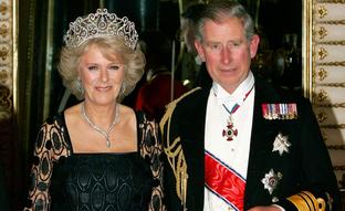 Por qué Camilla será coronada reina y el marido de Isabel II se tuvo que conformar con ser príncipe de Reino Unido y duque de Edimburgo