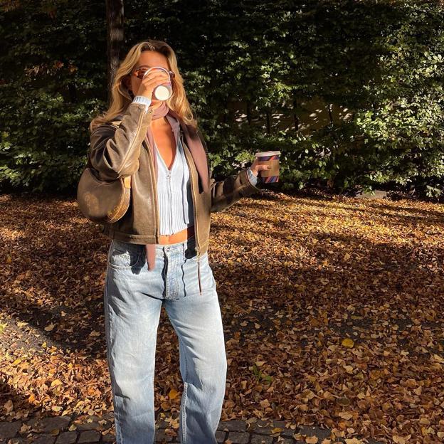 Estas son las diferencias entre endulzar tus bebidas con azúcar, miel o estevia