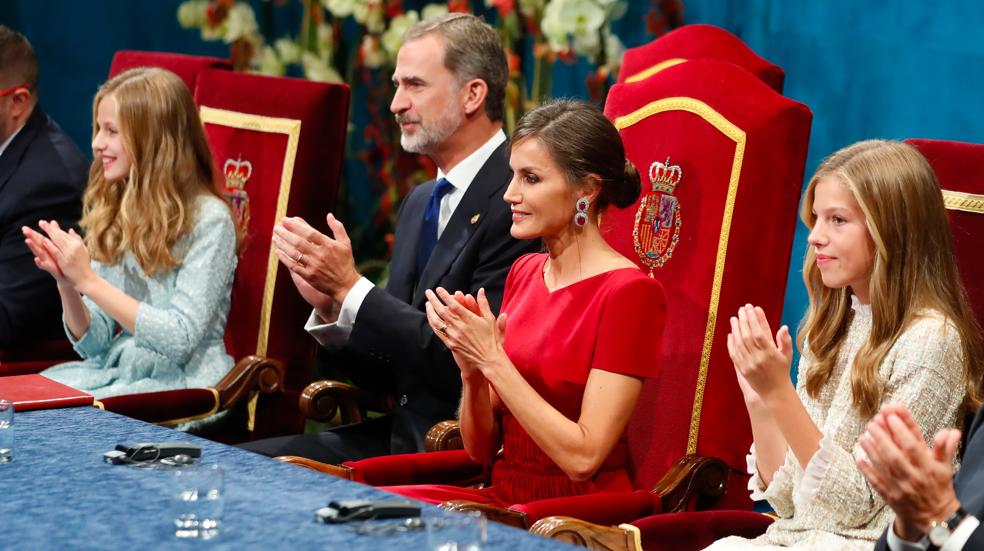 Los vestidos más impresionantes de la reina Letizia en los Premios Princesa de Asturias: repasamos en fotos todos sus looks desde 2004